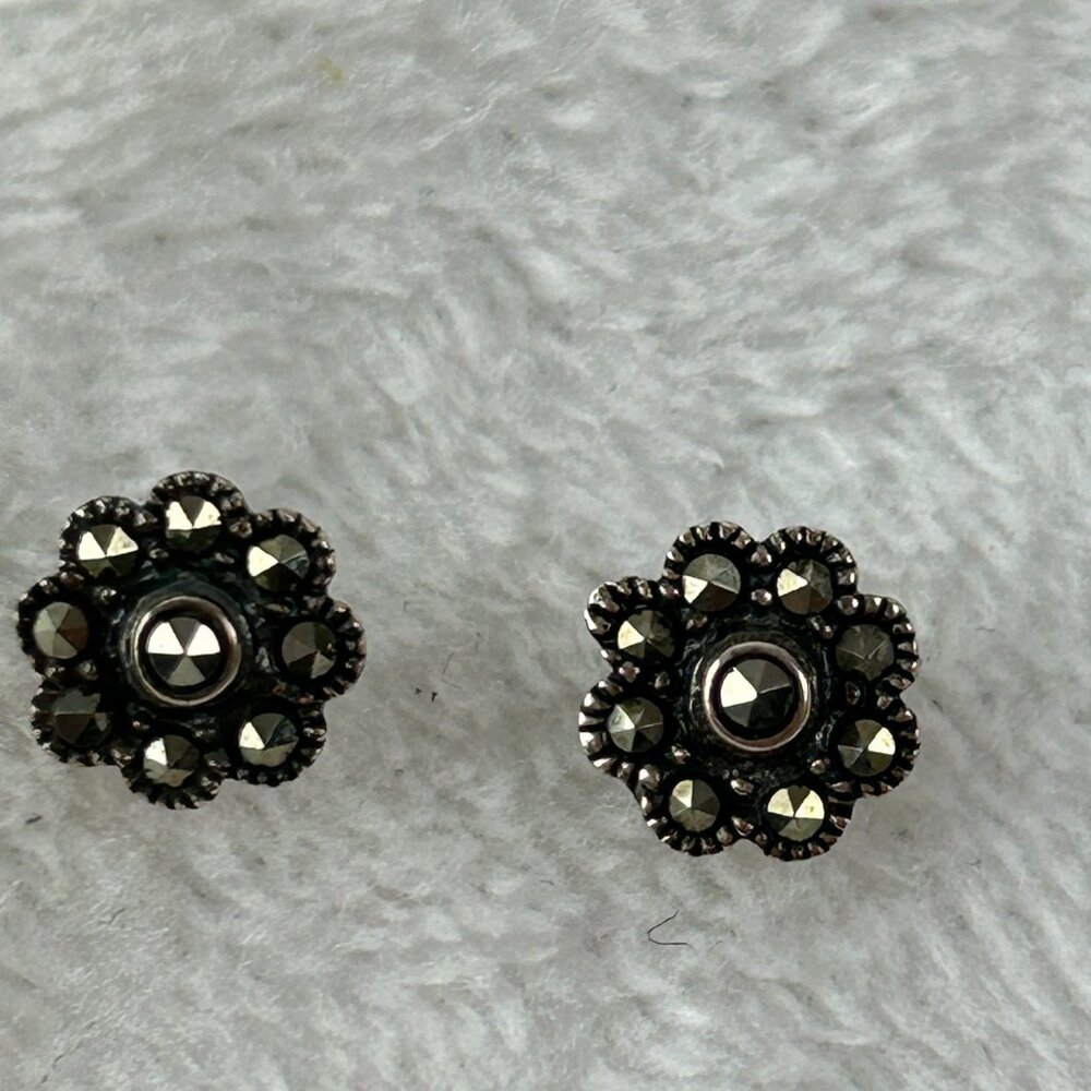 Vtg Marcasite 925 A Sterling Silver Flower Stud Earrings